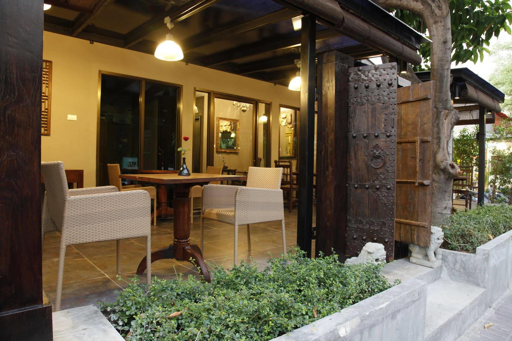 Lilu Chiang Mai Hotel Exterior photo